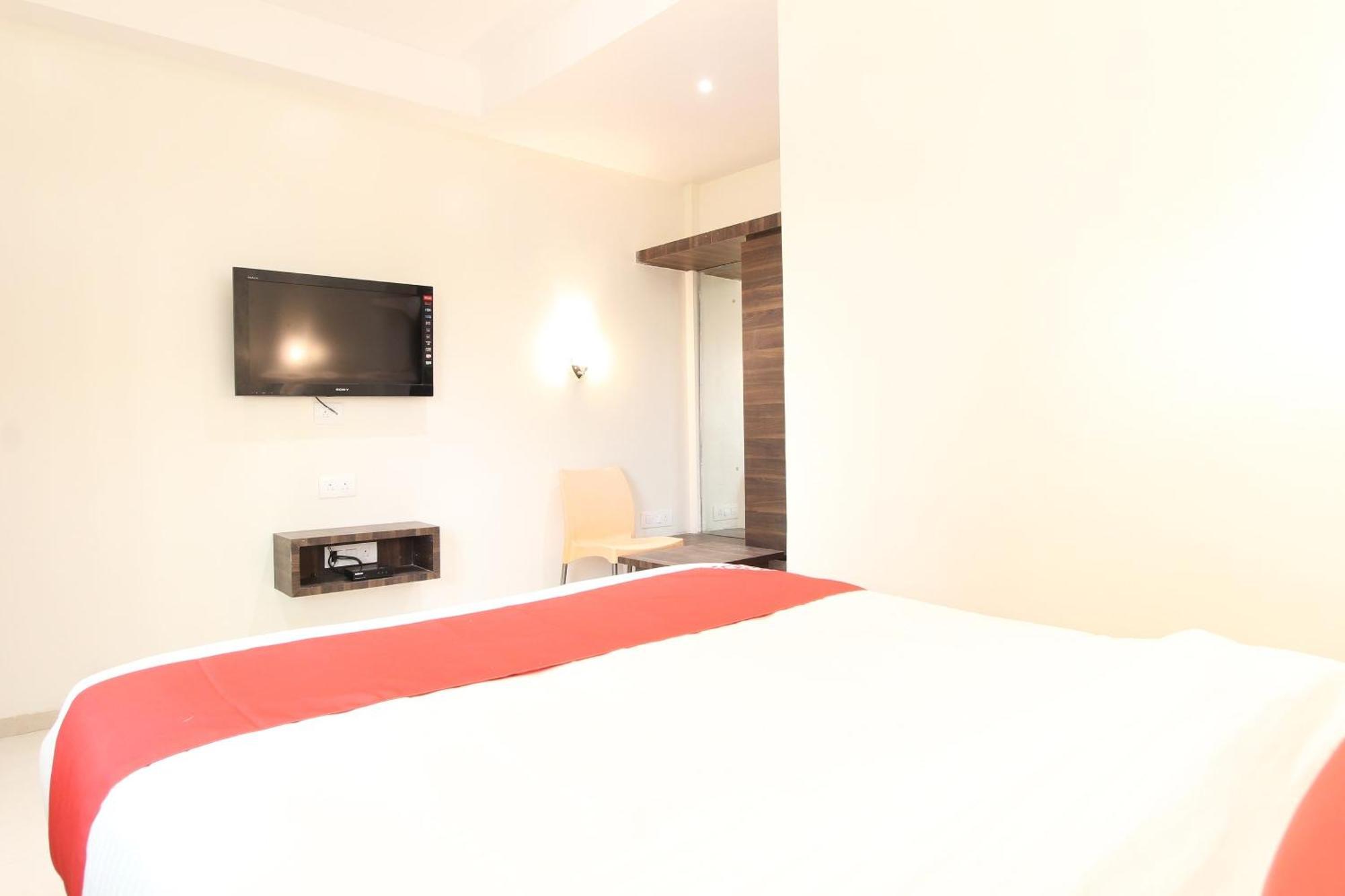 OYO 39998 New Pune Residency Dehu Extérieur photo