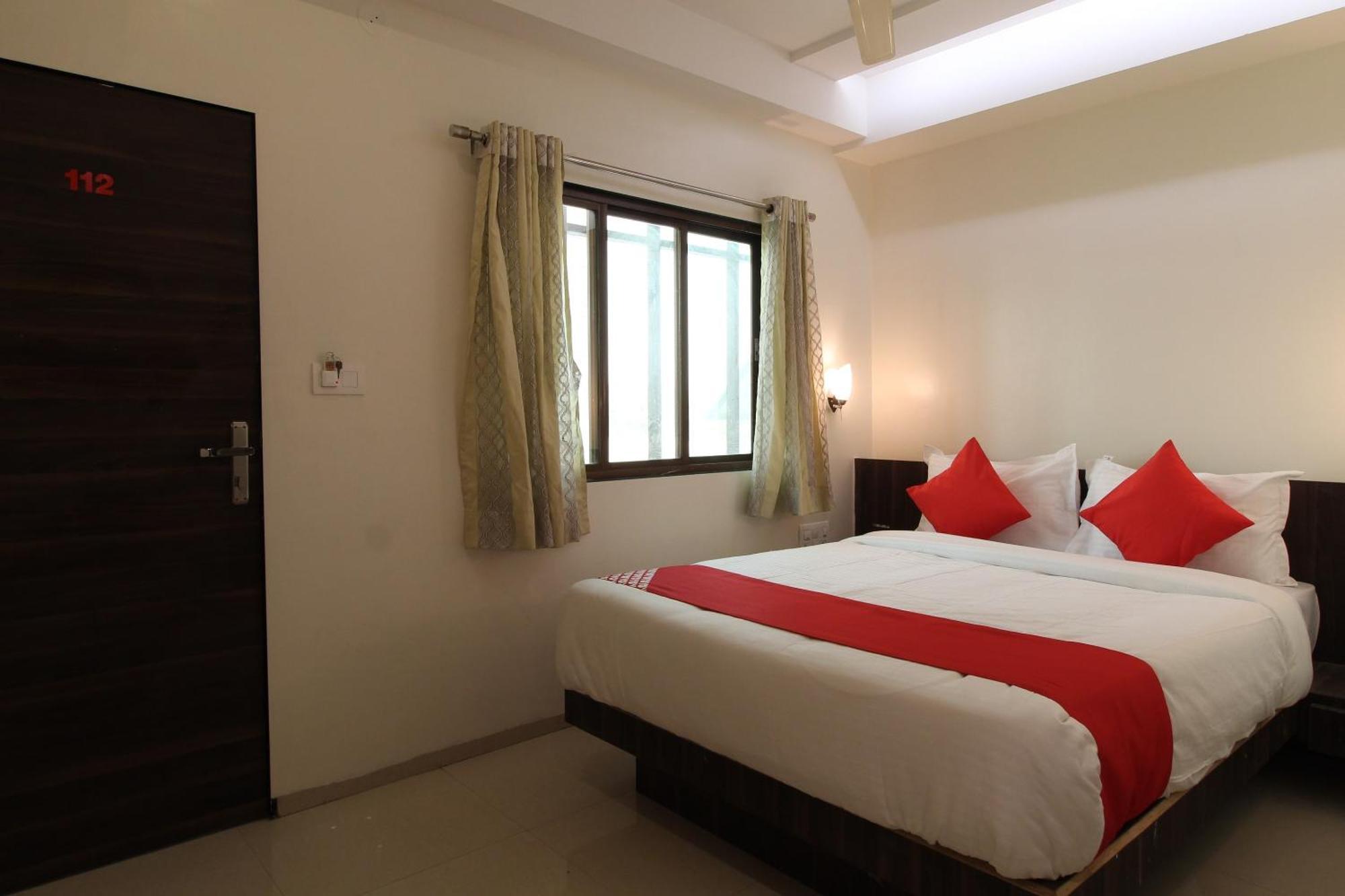 OYO 39998 New Pune Residency Dehu Extérieur photo